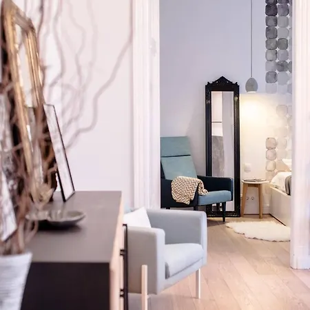Stunning New Central Home Near Basilica Budapest Kültér fotó