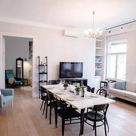 Stunning New Central Home Near Basilica Budapest Kültér fotó